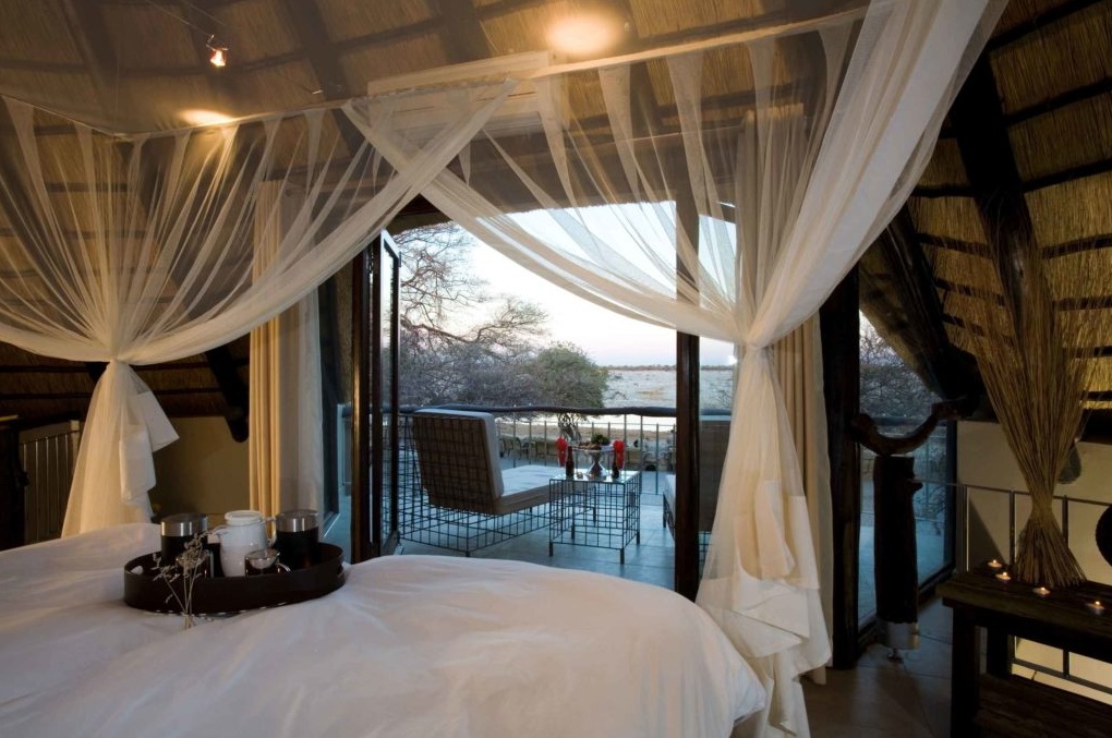 Okaukuejo Waterhole Chalet Bedroom